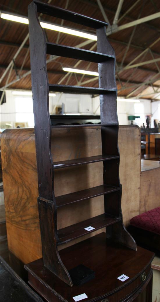Open shelved shelved bracket